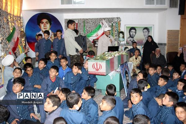 یادواره شهدا و تشییع شهید گمنام در مدرسه محمدی کاشانی قم