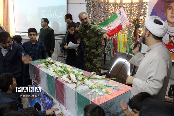 یادواره شهدا و تشییع شهید گمنام در مدرسه محمدی کاشانی قم