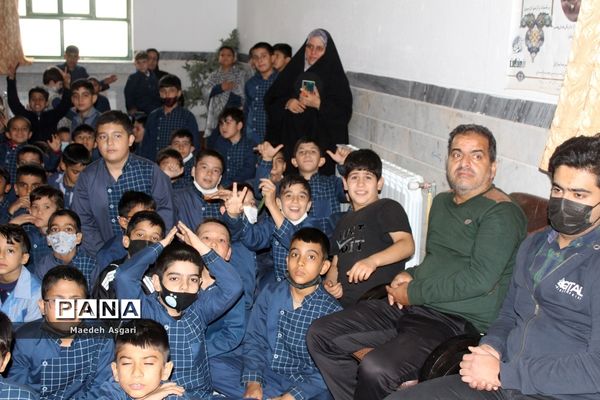 یادواره شهدا و تشییع شهید گمنام در مدرسه محمدی کاشانی قم
