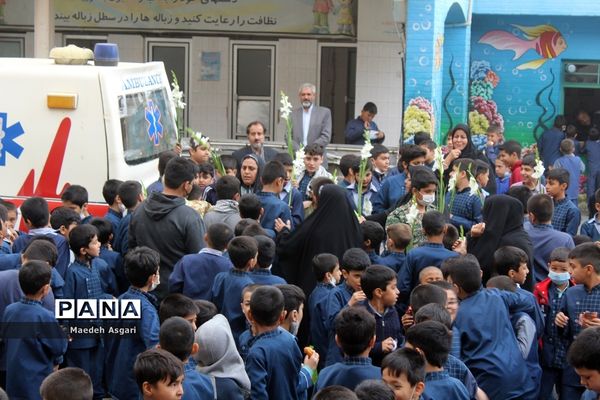 یادواره شهدا و تشییع شهید گمنام در مدرسه محمدی کاشانی قم