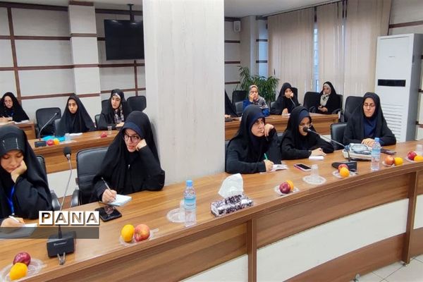 حضور منتخبان سازمان دانش‌آموزی قم در اردوی راهیان پیشرفت-2