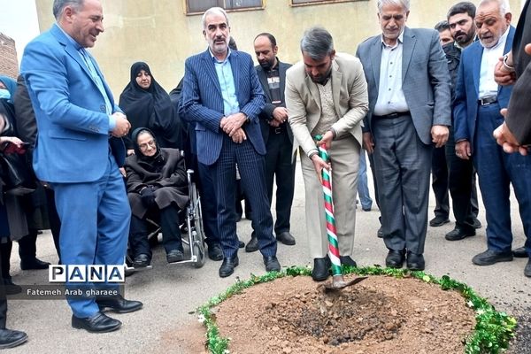 آیین کلنگ‌زنی‌ مدرسه شهید‌عبادی خاتون‌آباد پاکدشت