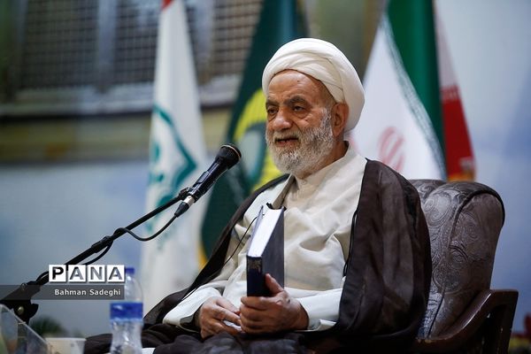 افتتاحیه دوره توانمندسازی ائمه جماعات روحانی مدارس