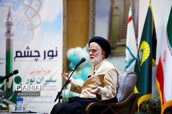 افتتاحیه دوره توانمندسازی ائمه جماعات روحانی مدارس