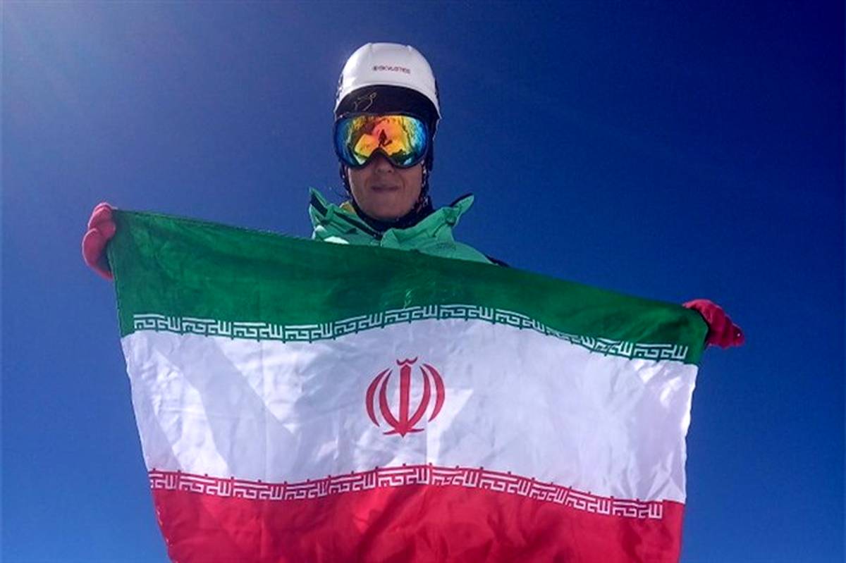 برافراشته‌شدن پرچم ایران بر فراز قله نپال توسط بانوی فرهنگی تبریزی