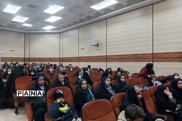برگزاری همایش خانواده شاد در اردستان