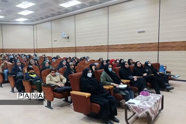 برگزاری همایش خانواده شاد در اردستان