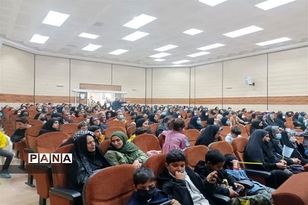 برگزاری همایش خانواده شاد در اردستان