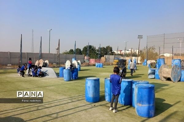 اردوی دانش‌آموزی مدرسه۱۳ آبان رودهن در مجموعه ورزشی دوکوهه