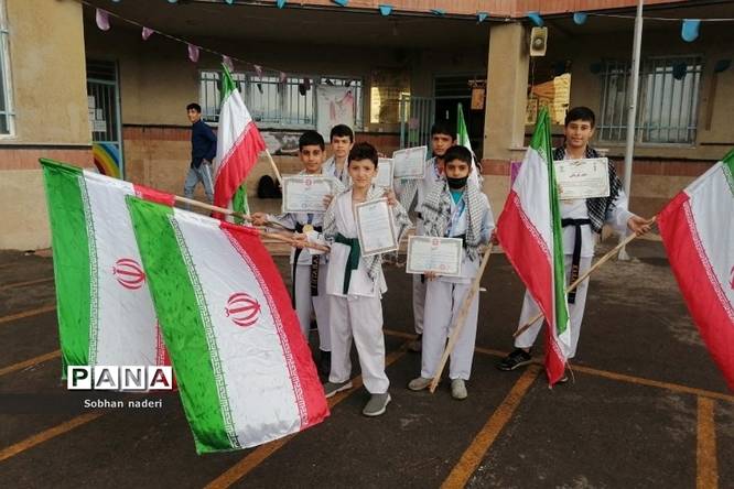برگزاری جلسه بصیرتی پدافند غیرعامل در مدرسه امام حسین(ع) رودهن