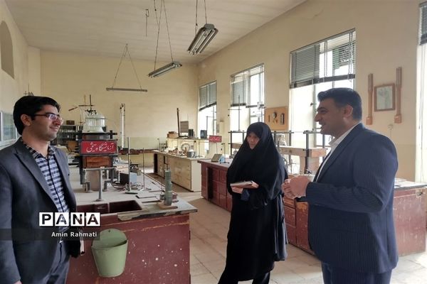 بازدید مدیر آموزش و پرورش ناحیه چهار شیراز از هنرستان ماندگار و نمونه دولتی طالقانی