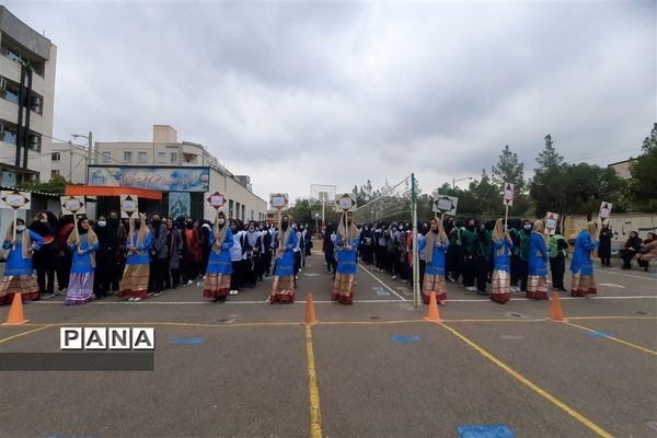 برگزاری المپیاد درون مدرسه‌ای در دبیرستان آرمیتا مصلی‌نژاد ناحیه ۷مشهد