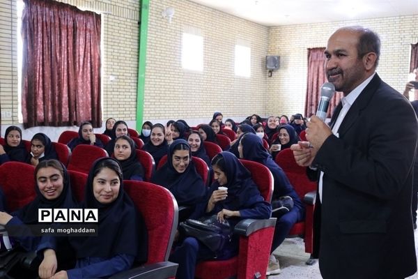 ‌همایش تجلیل از منتخبان فرهنگی و هنری منطقه گله‌دار استان فارس