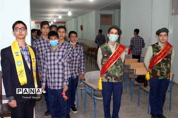 آیین نمادین بیست و پنجمین دوره انتخابات شورای دانش‌آموزی