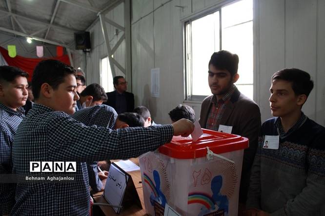 برگزاری انتخابات شورای دانشآموزی در زنجان