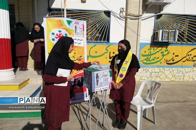 انتخابات شورای دانشآموزی در دبیرستان مائده گلوگاه