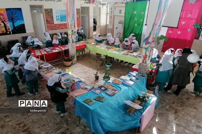 نمایشگاه کتاب بهمناسبت هفته کتاب و کتابخوانی در کانون فرهنگی تربیتی شهیدبهشتی فیروزکوه