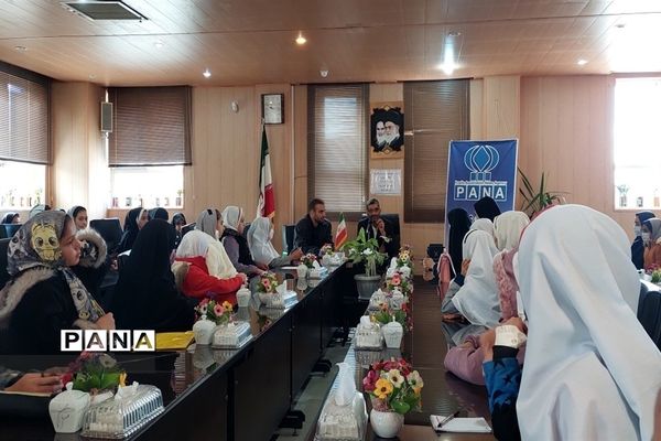 جلسه مدیر سازمان دانش‌آموزی استان اصفهان با خبرنگاران خبرگزاری پانای شهرستان فلاورجان