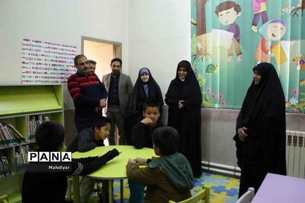 بازدید مدیر آموزش و پرورش جوادآباد از کتابخانه امام خمینی (ره)