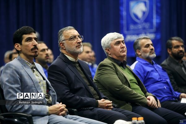 رونمایی از تاکسی‌ ون‌های جدید شهرداری تهران