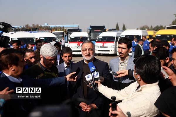 رونمایی از تاکسی‌ ون‌های جدید شهرداری تهران