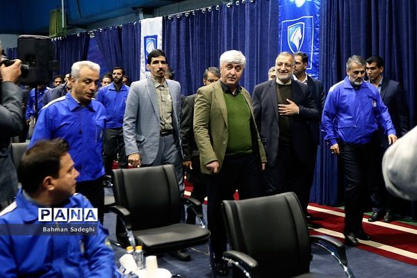 رونمایی از تاکسی‌ ون‌های جدید شهرداری تهران