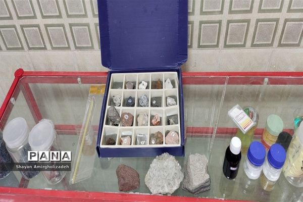 راه‌اندازی آزمایشگاه علوم در مدرسه فرهنگیان شهرستان قرچک