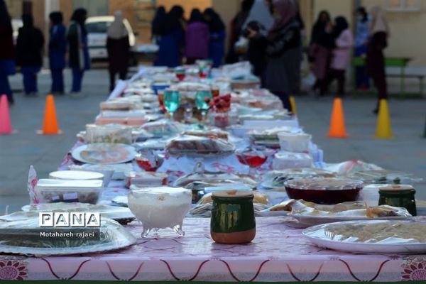 نمایشگاه مواد غذایی سالم در اردکان