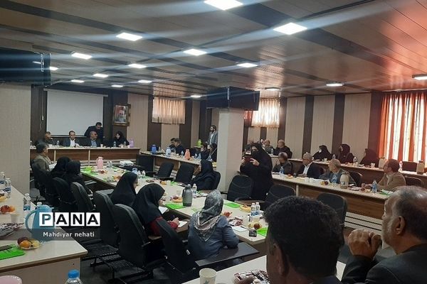 برگزاری شورای تخصصی موسسان مدارس غیردولتی قطب ۵ شرق تهران در رودهن