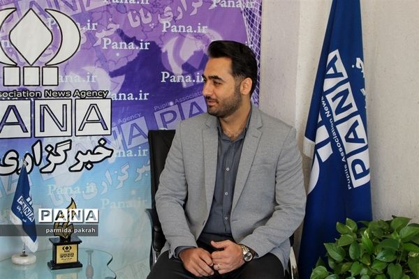 تقدیر از دانش‌آموزان برگزیده مسابقه انشانویسی در کرمانشاه