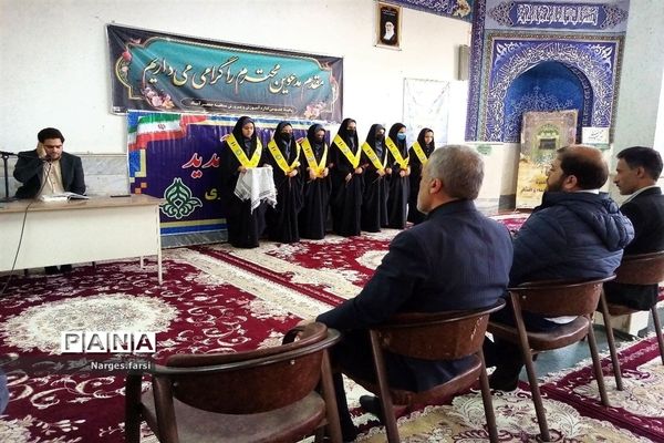 نشست رئیس سازمان دانش‌آموزی قم با دانش‌آموزان جعفرآباد