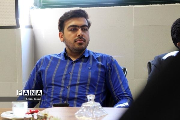 دیدار مشاور مدیرکل آموزش و پرورش فارس در امور بانوان با اعضا سازمان دانش‌آموزی فارس