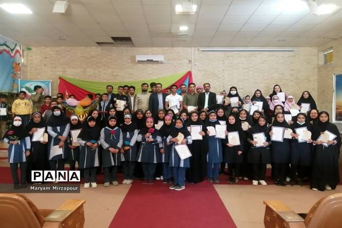 تجلیل از مولفین دانش‌آموز و فرهنگی منطقه فورگ