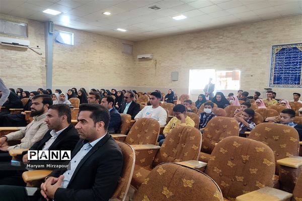 تجلیل از مولفین دانش‌آموز و فرهنگی منطقه فورگ
