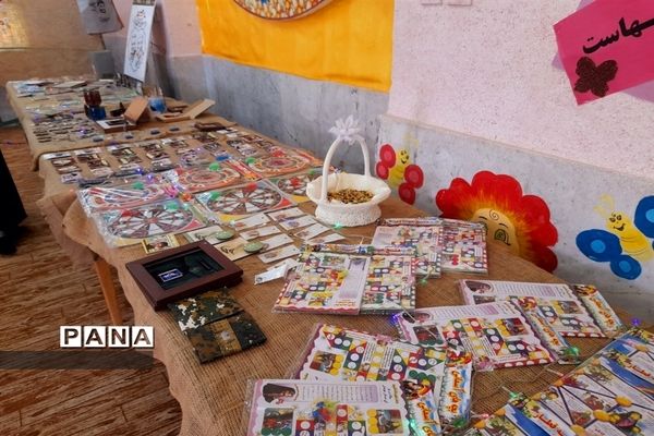 برپایی نمایشگاه کتاب در کانون فرهنگی تربیتی شهید باهنر امیدیه