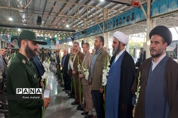 گلباران و عطر افشانی مزار شهدای ملارد در هفته بسیج