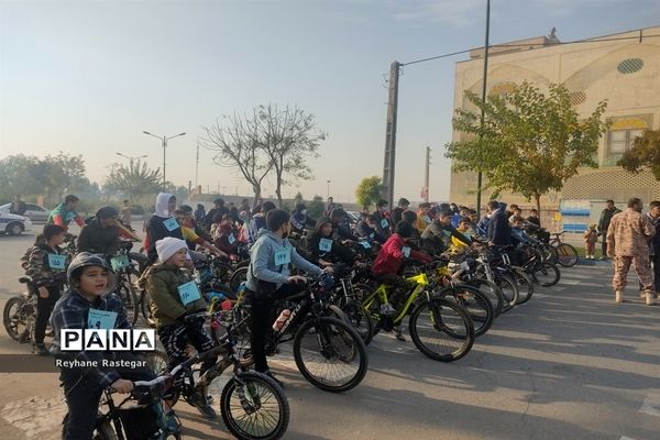 تور دوچرخه سواری در پاکدشت به مناسبت هفته بسیج