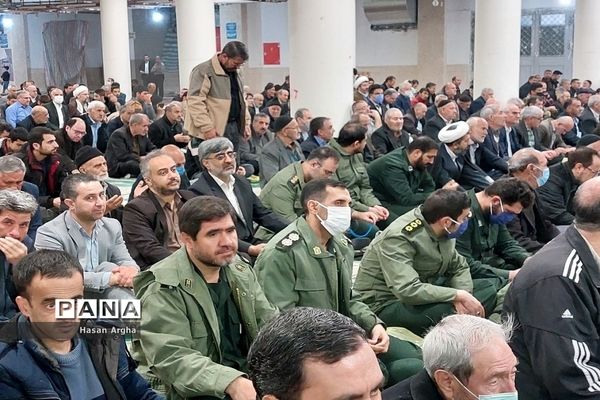 حضور پرشور بسیجیان در نماز جمعه زنجان به‌مناسبت هفته بسیج