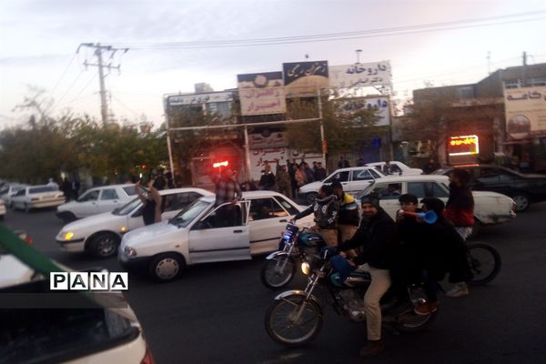 شادی مردم‌تربت جام پس از برد تیم‌ملی فوتبال کشور