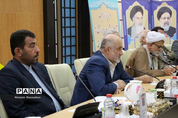 جلسه شورای آموزش و پرورش و قرارگاه عدالت تربیتی استان بوشهر با حضور وزیر آموزش و پرورش