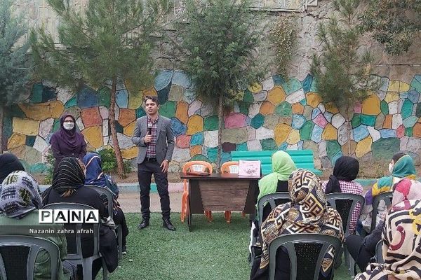برگزاری جلسات آموزش خانواده در مدارس رودهن