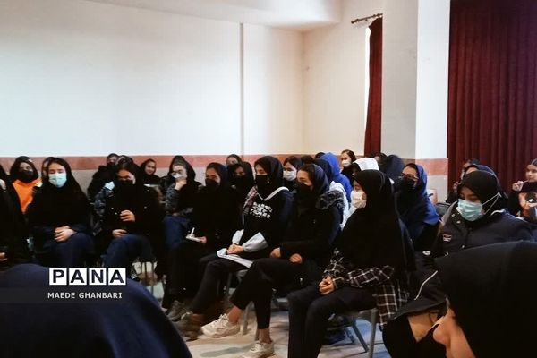 جلسه هم‌اندیشی در مدارس شهرستان پردیس