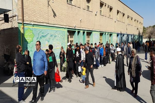 اعزام دانش‌آموزان  زیارت اولی استان اصفهان به مشهد مقدس- 2