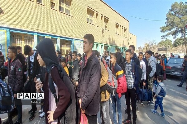 اعزام دانش‌آموزان  زیارت اولی استان اصفهان به مشهد مقدس