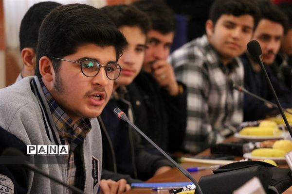 هم‌اندیشی مدیرعامل بنیاد فرهنگی رضوی با مشاوران جوان