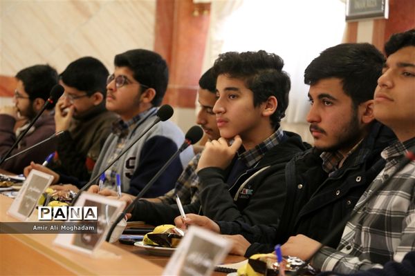 هم‌اندیشی مدیرعامل بنیاد فرهنگی رضوی با مشاوران جوان