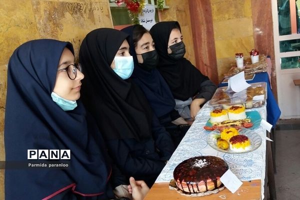 جشنواره غذا در مدرسه نشاط در بهارستان دو
