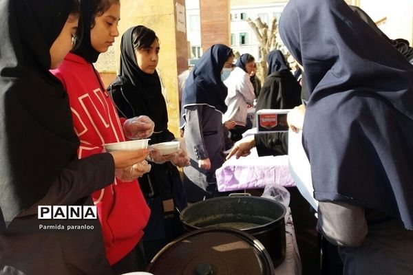 جشنواره غذا در مدرسه نشاط در بهارستان دو