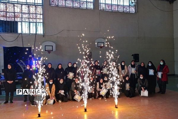 جشن بزرگ اعیاد شعبانیه و تقدیر از دانش‌آموزان دبیرستان طالقانی رودهن