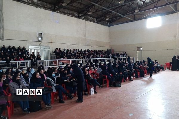 جشن بزرگ اعیاد شعبانیه و تقدیر از دانش‌آموزان دبیرستان طالقانی رودهن